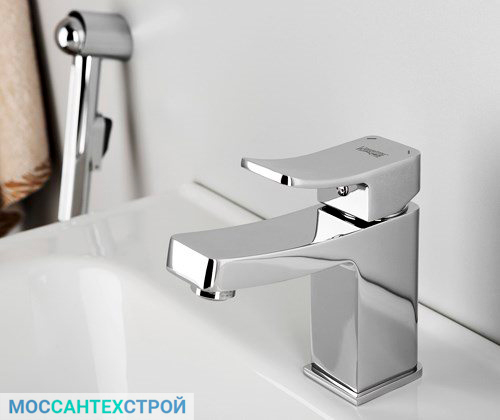 Ремонт ванной и туалета, санузла 1068_Смеситель-для-умывальника-с-гигиенической-лейкой