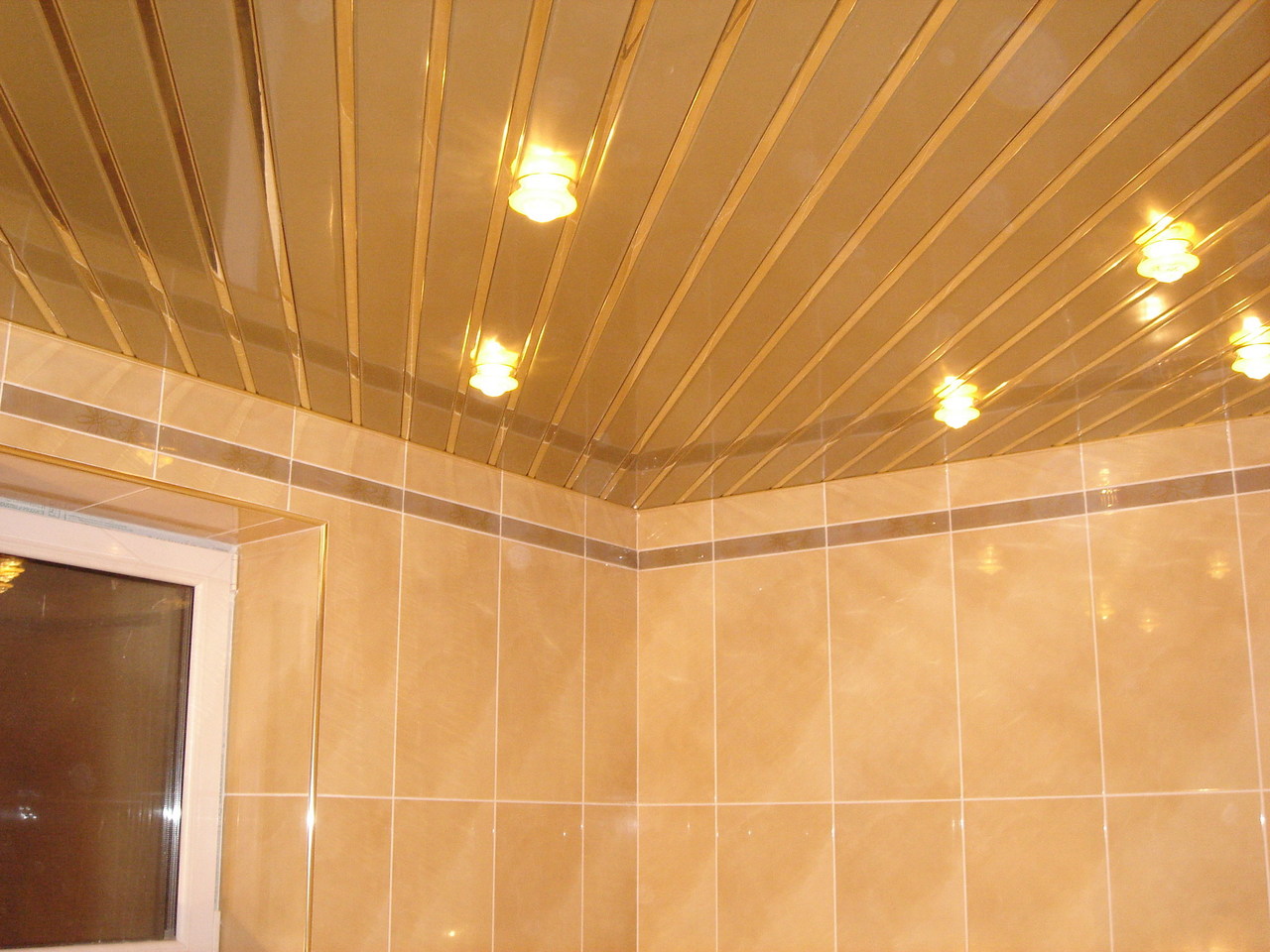 как сделать реечный потолок в ванной комнате